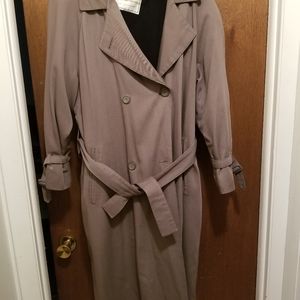 Vintage Women's (Towne) London Fog trench coat